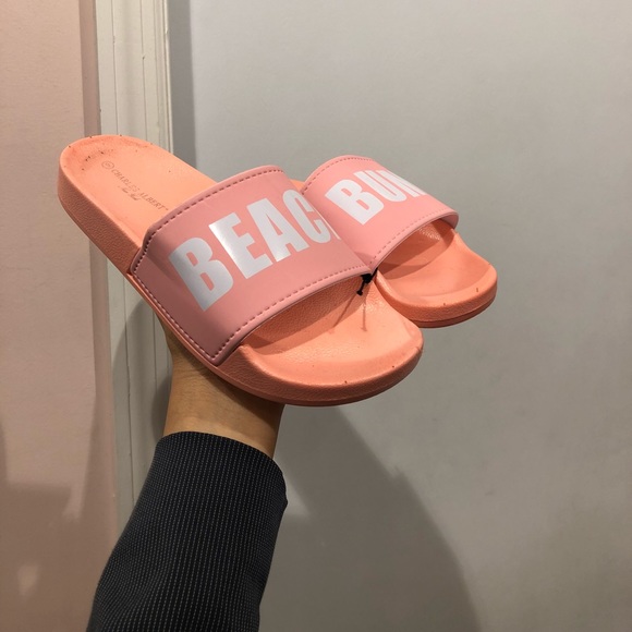 NWT - “Beach Bum” Pink Comfy Slipper Sandals - Picture 2 of 4